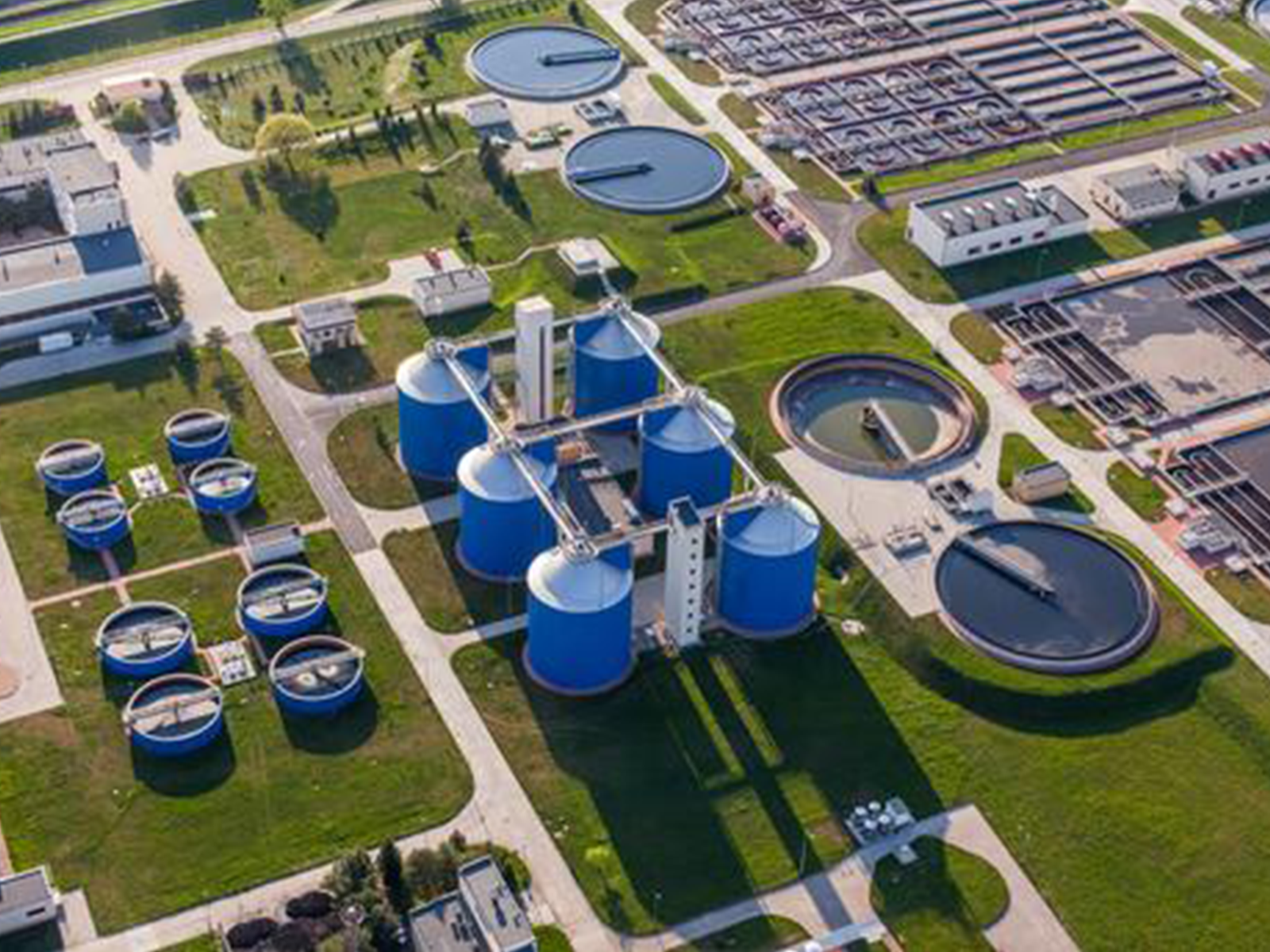 Ozono como agente desinfectante, floculante y oxidante en el tratamiento del agua